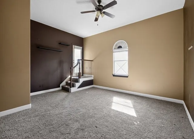 a view of an entryway with a livingroom