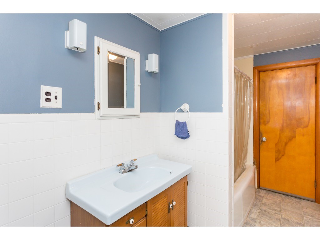 21 Howe Street Rochester, NH 03867 - Photo 21 of 30
