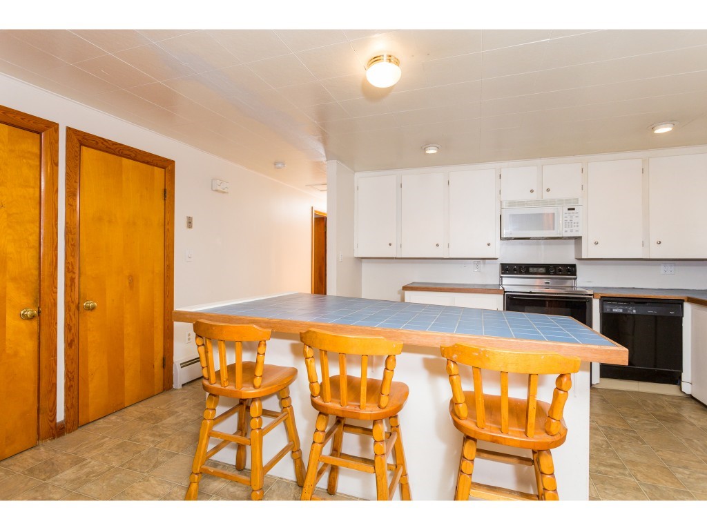 21 Howe Street Rochester, NH 03867 - Photo 8 of 30