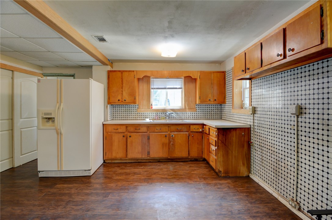 1050 North University Avenue Decatur, IL 62522 - Photo 6 of 20