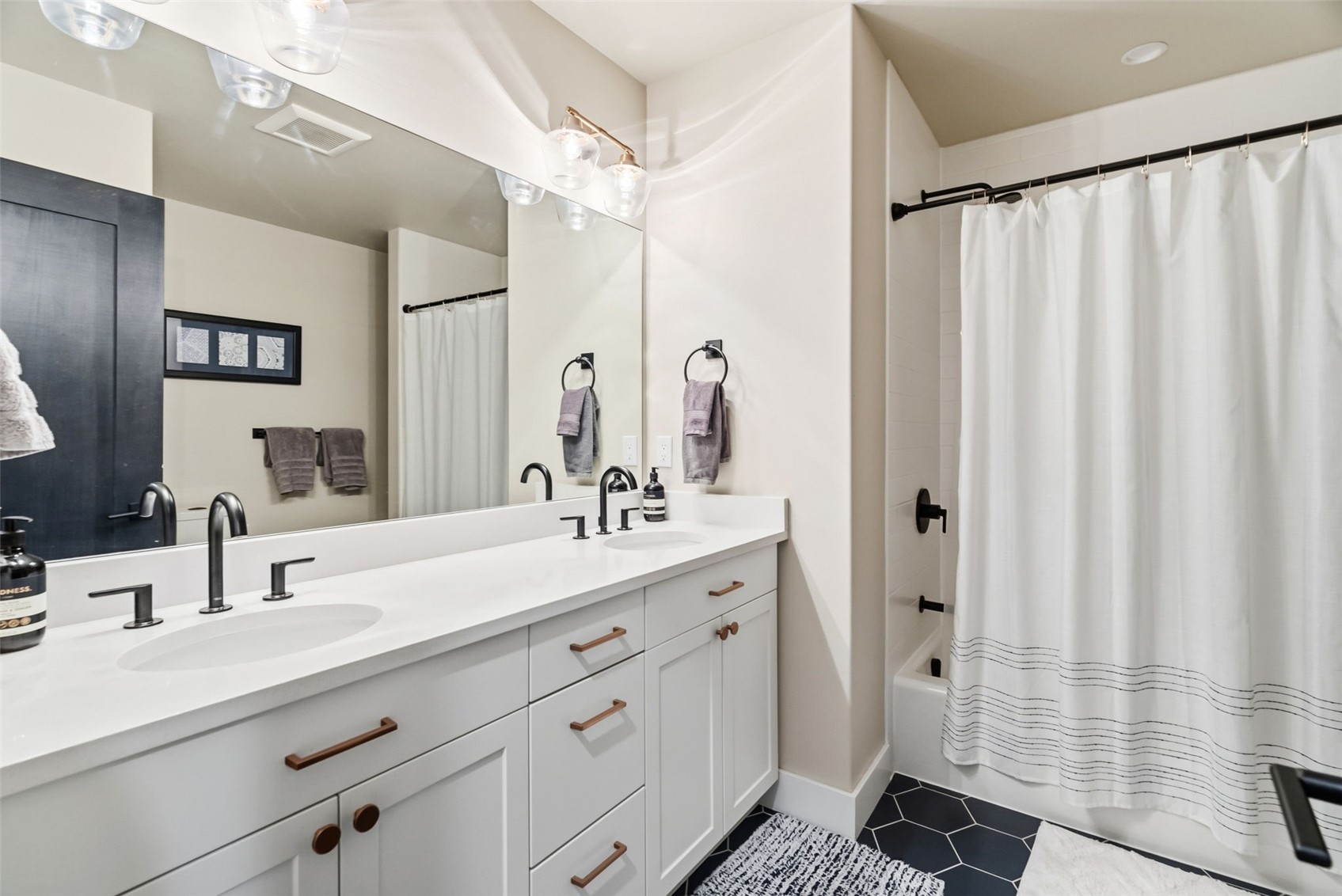 283 McKay Road Silverthorne, CO 80498 - Photo 25 of 47 Ensuite Bathroom