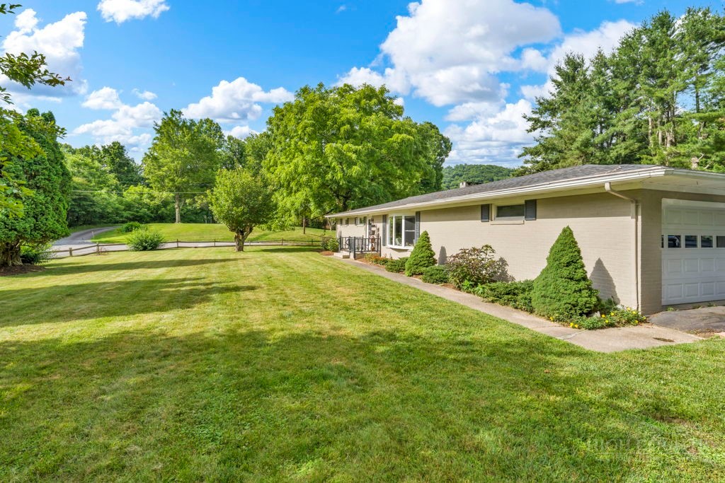 443 Dogwood Road Boone, NC 28607 - Photo 28 of 33