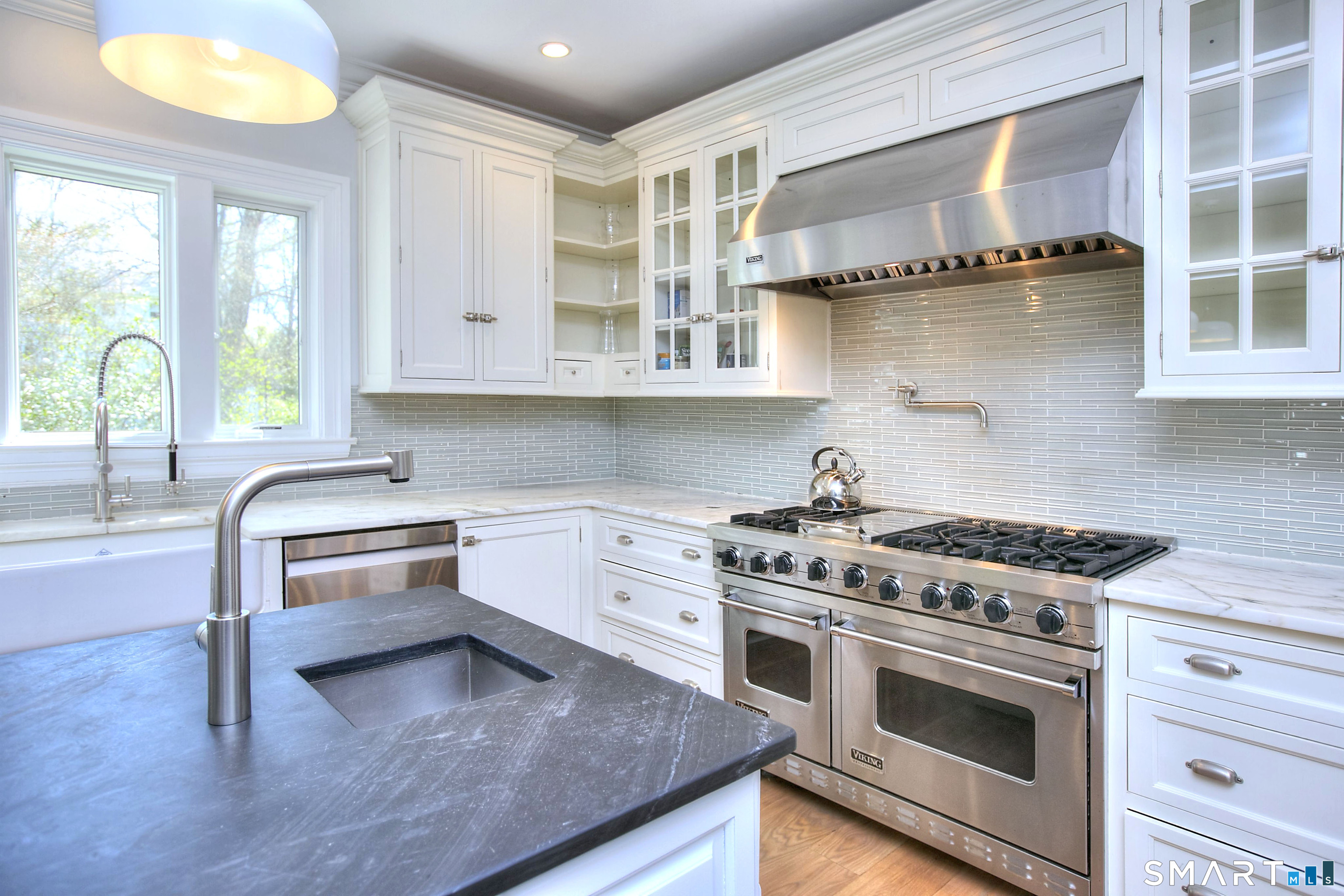 46 Burr Farms Road Westport, CT 06880 - Photo 12 of 36