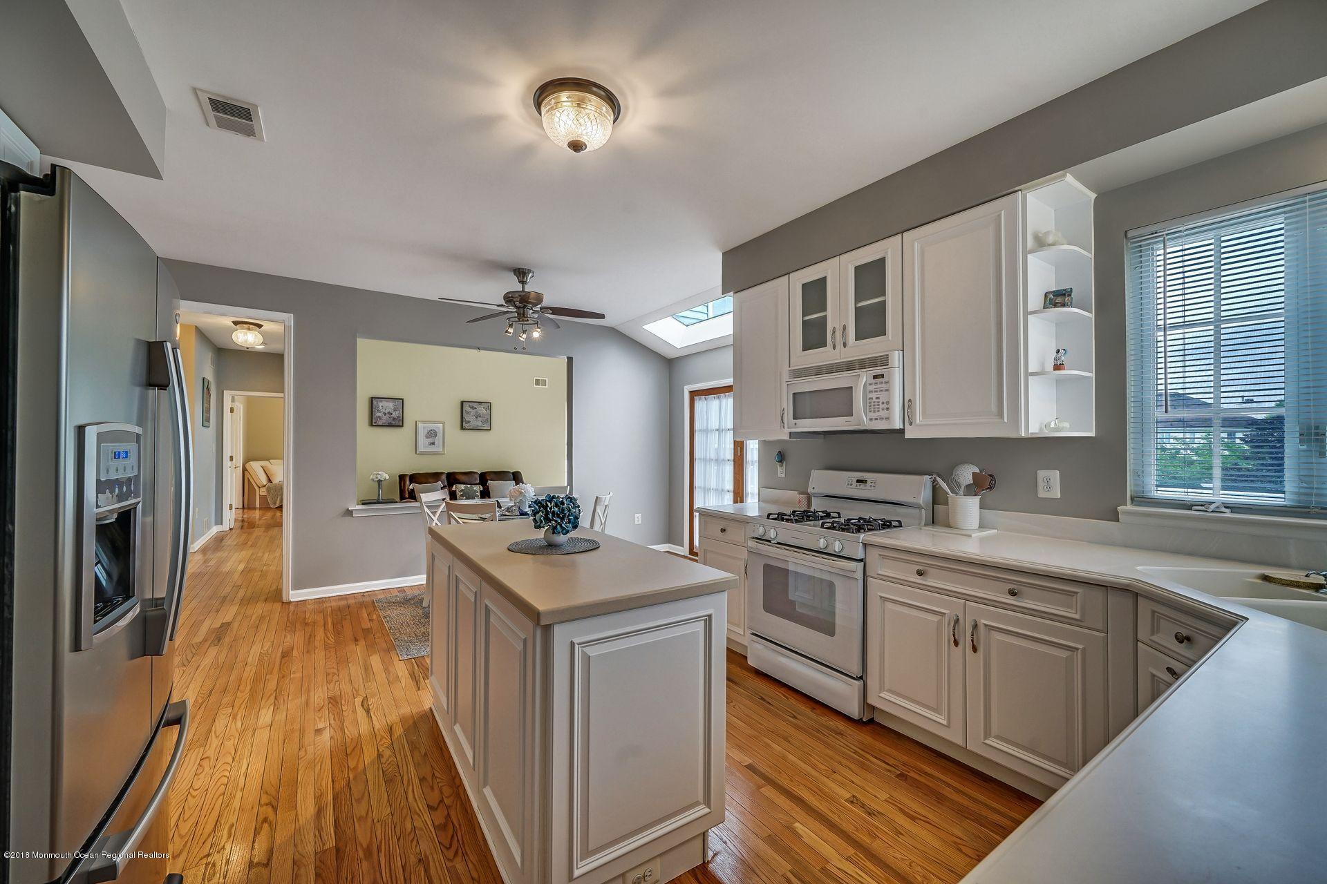 251 Pin Oak Road Freehold, NJ 07728 - Photo 28 of 51 52