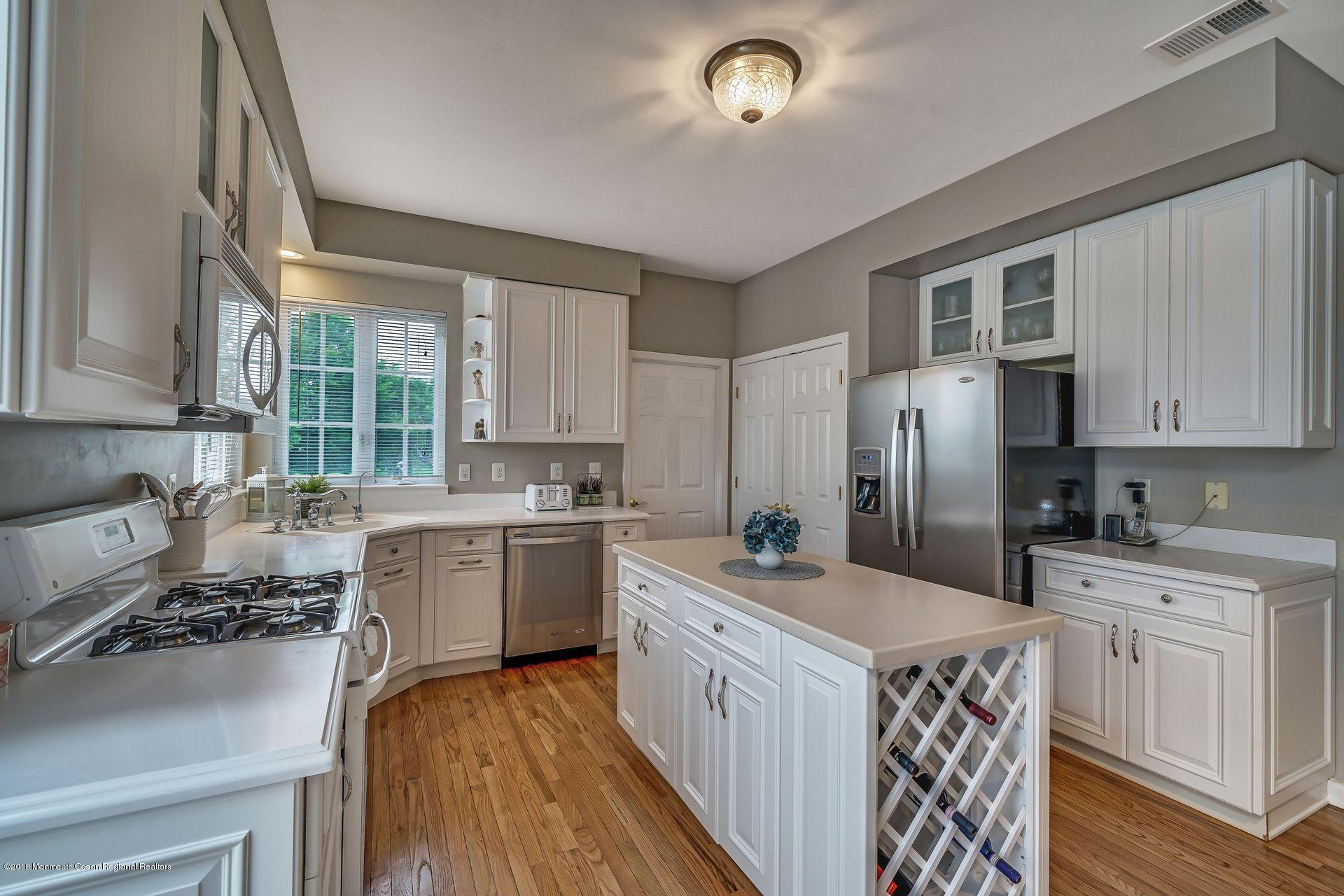 251 Pin Oak Road Freehold, NJ 07728 - Photo 30 of 51 55