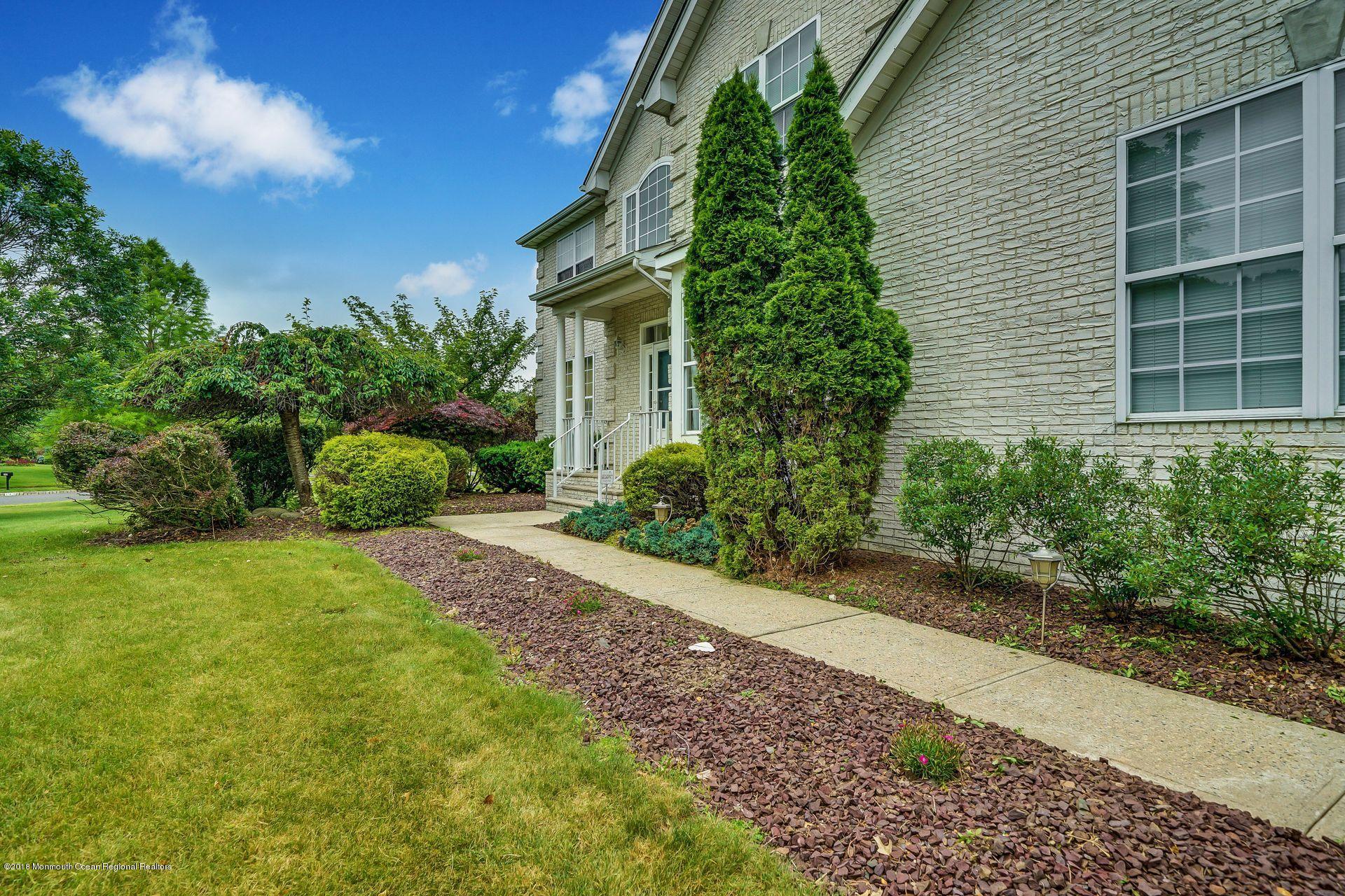 251 Pin Oak Road Freehold, NJ 07728 - Photo 8 of 51 21
