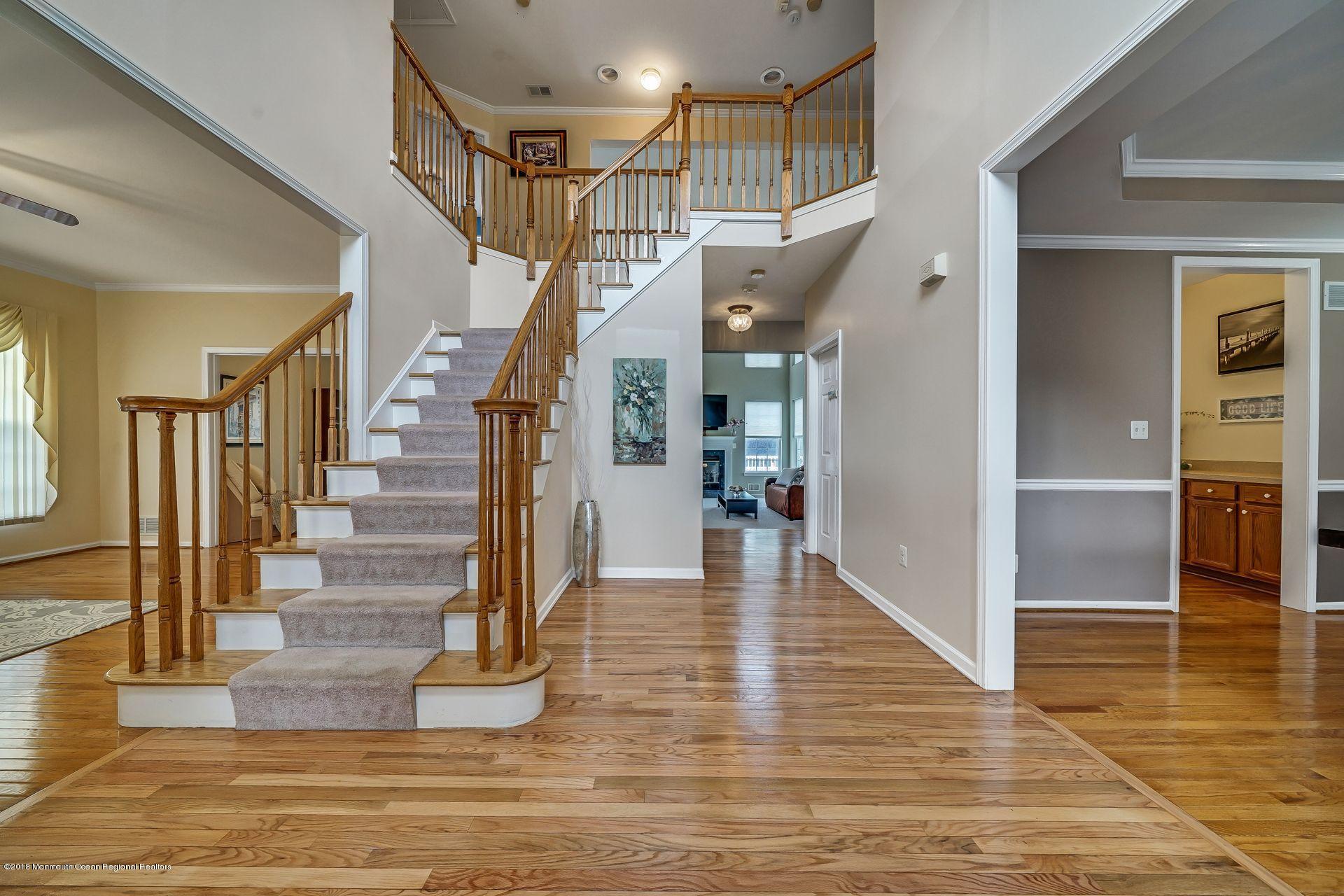 251 Pin Oak Road Freehold, NJ 07728 - Photo 10 of 51 33