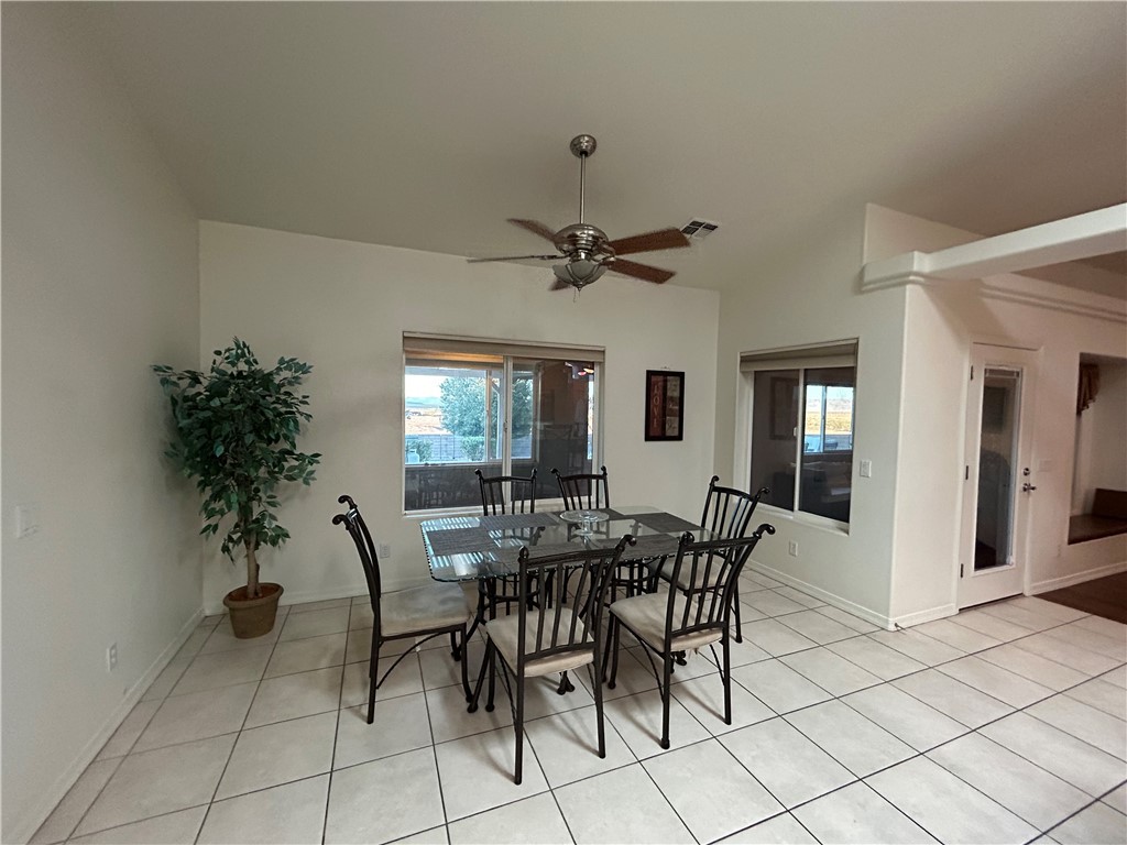 4351 Pinto Road Kingman, AZ 86401 - Photo 18 of 33 Dining Area