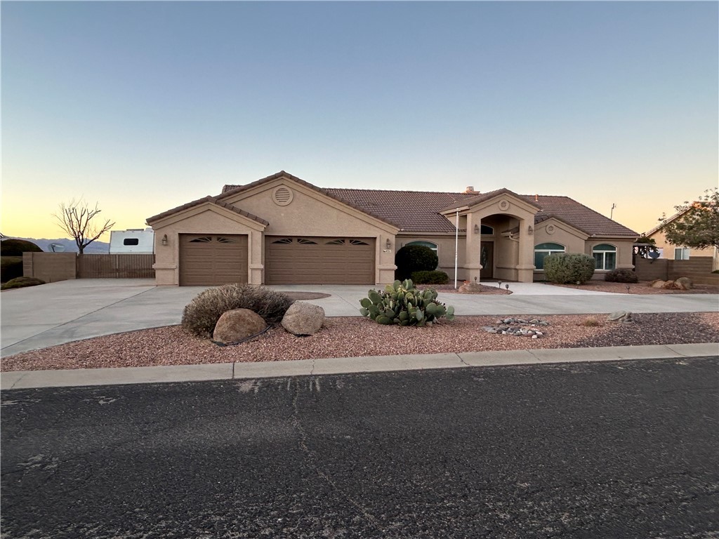 4351 Pinto Road Kingman, AZ 86401 - Photo 2 of 33 Front of Structure
