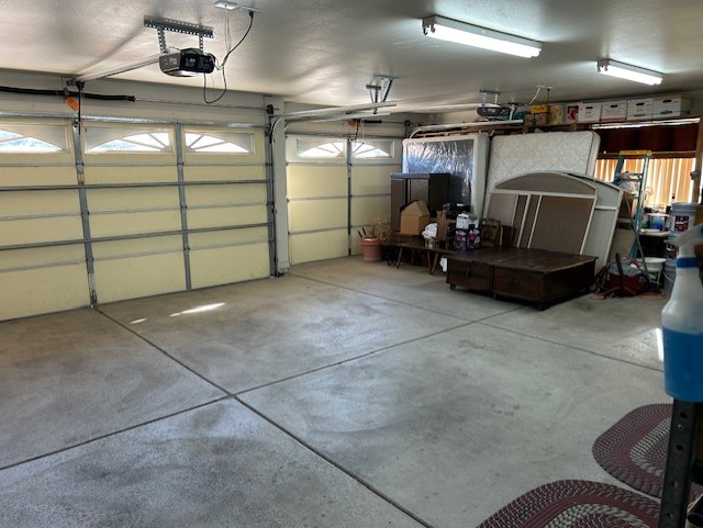 4351 Pinto Road Kingman, AZ 86401 - Photo 31 of 33 Garage