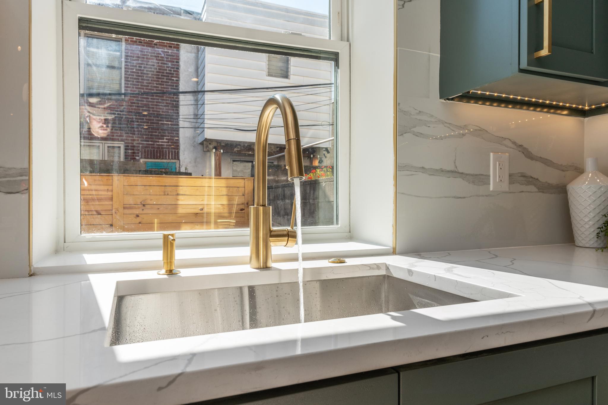 936 Tasker Street Philadelphia, PA 19148 - Photo 11 of 56