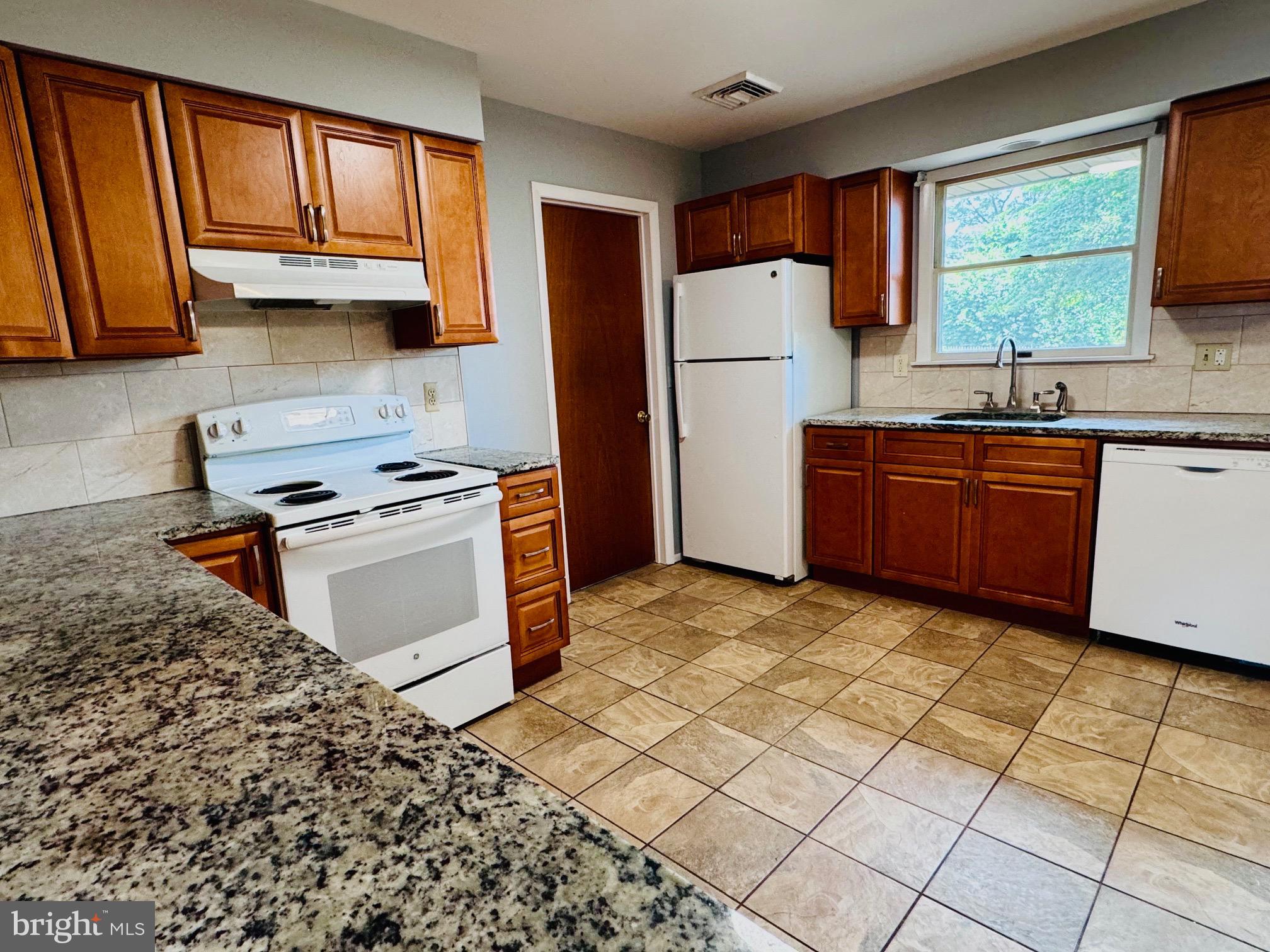 469 Ensign Road Forked River, NJ 08731 - Photo 4 of 15 Gallery Image 4