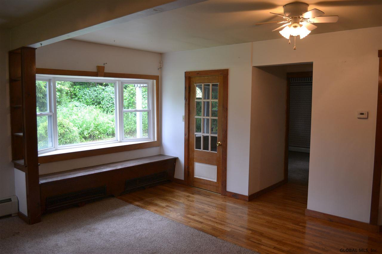 814 Kings Road Rotterdam, NY 12303 - Photo 4 of 8 Photo 4