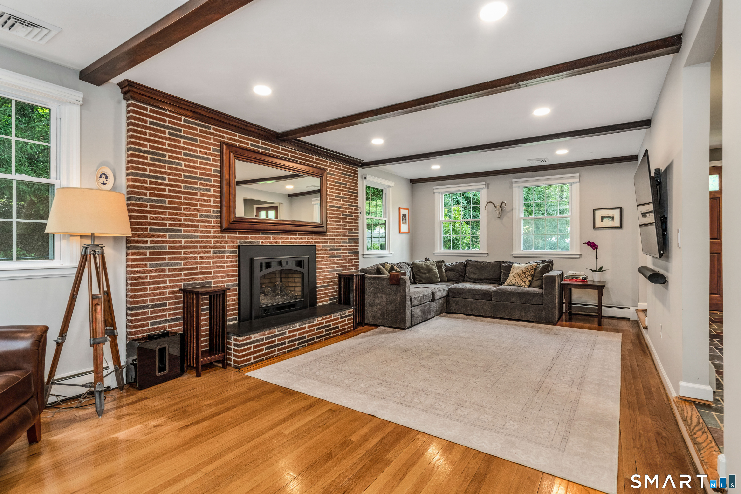 342 Mountain Road West Hartford, CT 06107 - Photo 16 of 40 Gallery Image 16