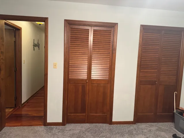 $239,900 | 21 Colonial Drive, Clinton, IL 61727