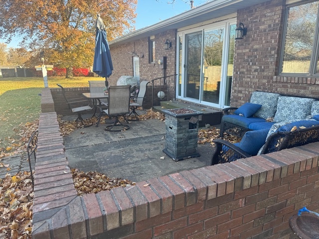21 Colonial Drive Clinton, IL 61727 - Photo 6 of 40 a outdoor space with furniture