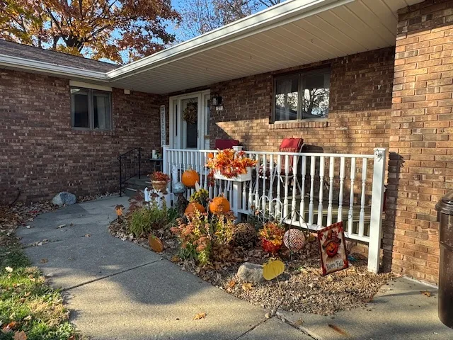 $239,900 | 21 Colonial Drive, Clinton, IL 61727