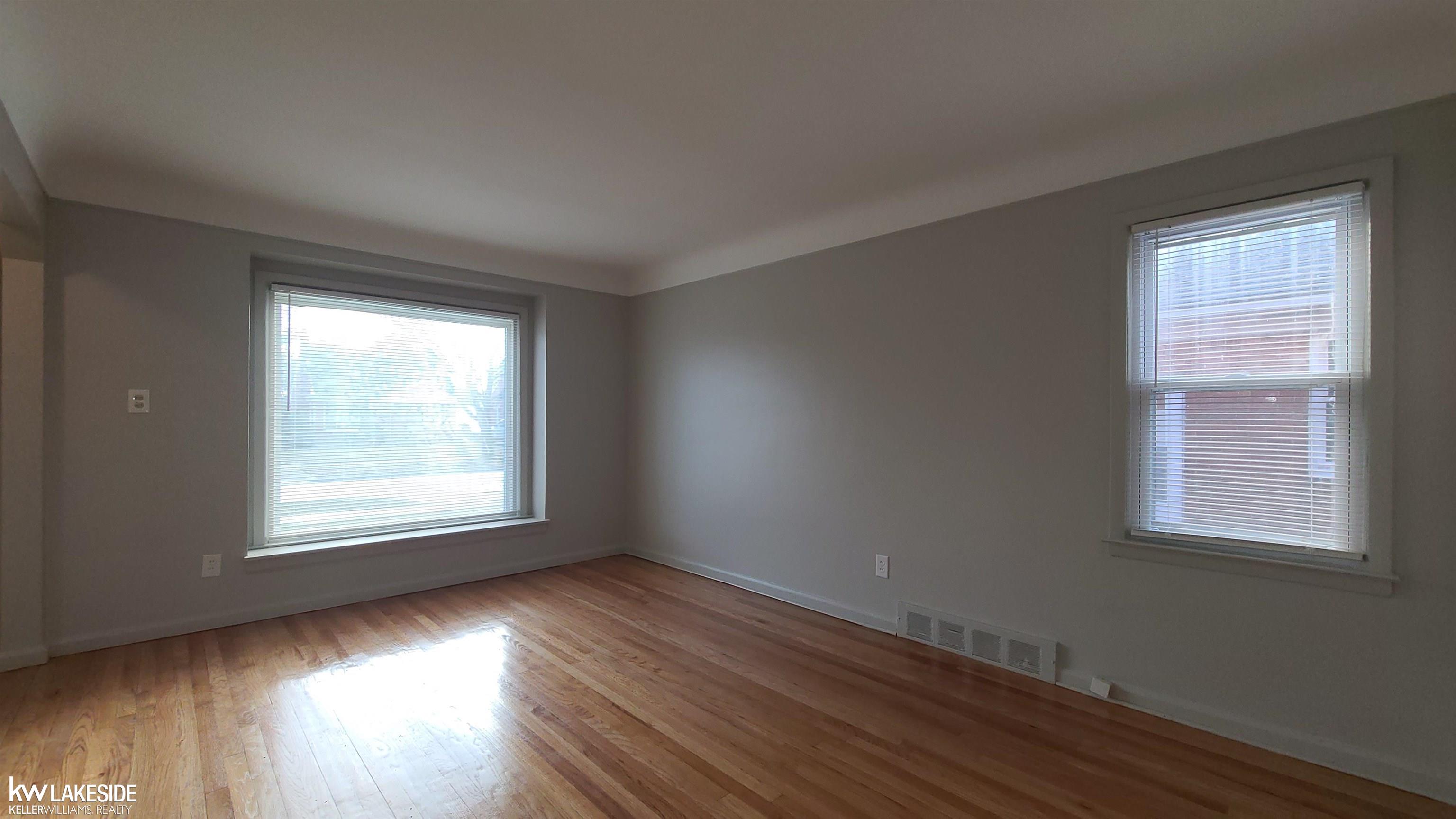 21247 Newcastle Road Harper Woods, MI 48225 - Photo 7 of 34