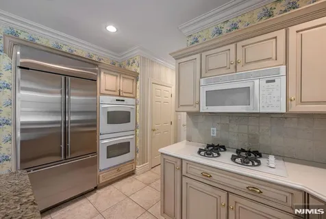 $1,999,999 | 193 Pulis Avenue, Franklin Lakes, NJ 07417