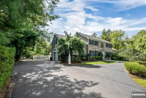$1,999,999 | 193 Pulis Avenue, Franklin Lakes, NJ 07417