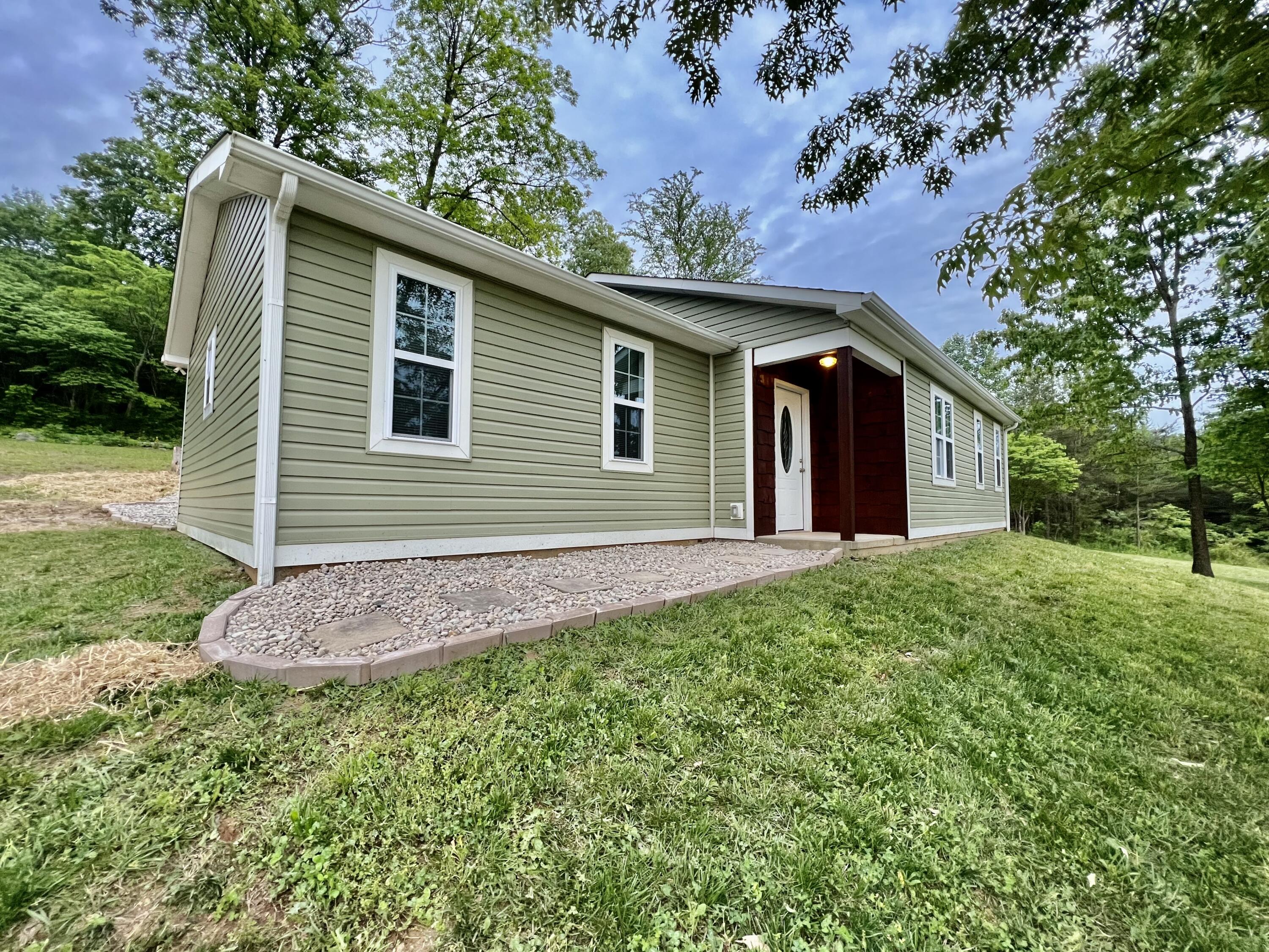 1959 Spiro Road Mount Vernon, KY 40456 - Photo 2 of 35 C906AB13-9D05-48A0-964B-B212184FE223