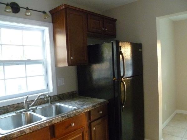 180 Eddy Street Springfield, MA 01104 - Photo 9 of 23 Gallery Image 9