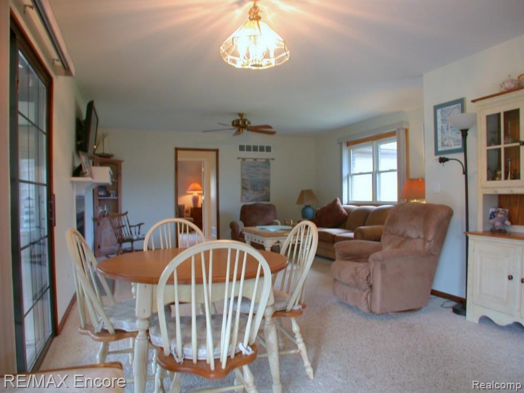 1183 Ruby Avenue Rochester, MI 48309 - Photo 17 of 42 LIVING ROOM