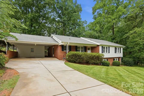 $899,000 | 926 Shady Bluff Drive, Charlotte, NC 28211