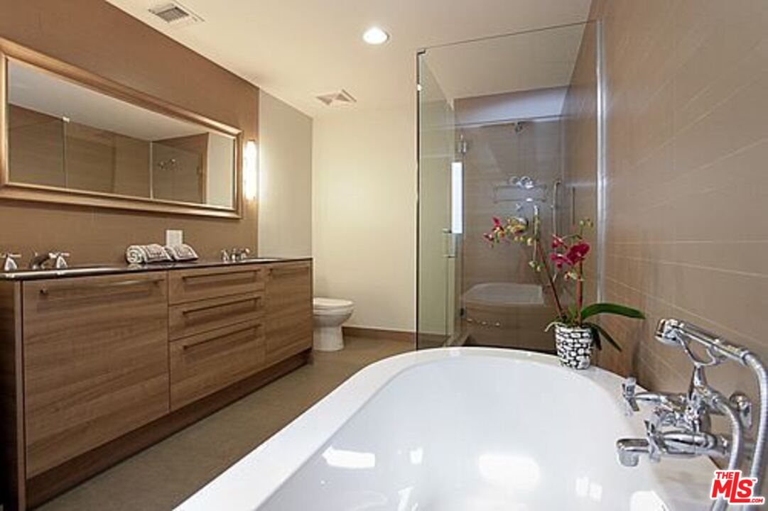 616 Westmount Drive West Hollywood, CA 90069 - Photo 14 of 28