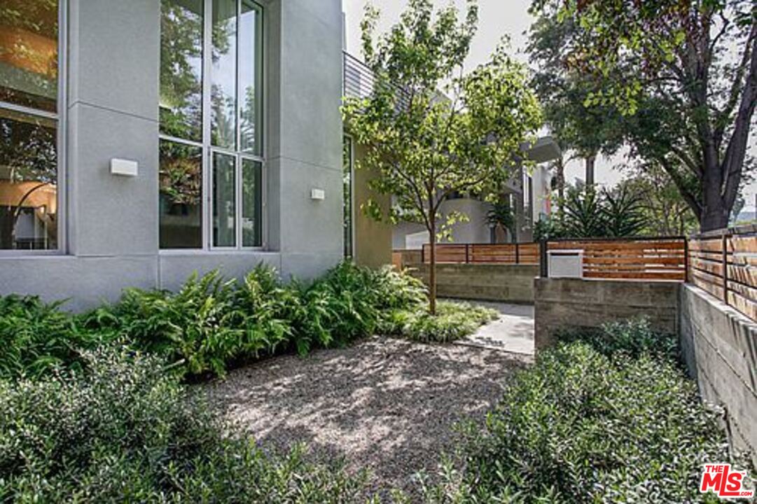 616 Westmount Drive West Hollywood, CA 90069 - Photo 3 of 28