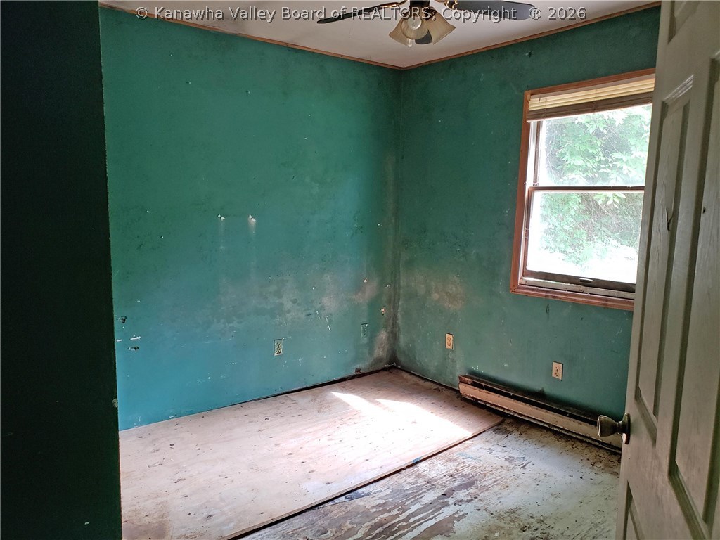 1915 Grapevine Road Charleston, WV 25320 - Photo 6 of 11 Gallery Image 6
