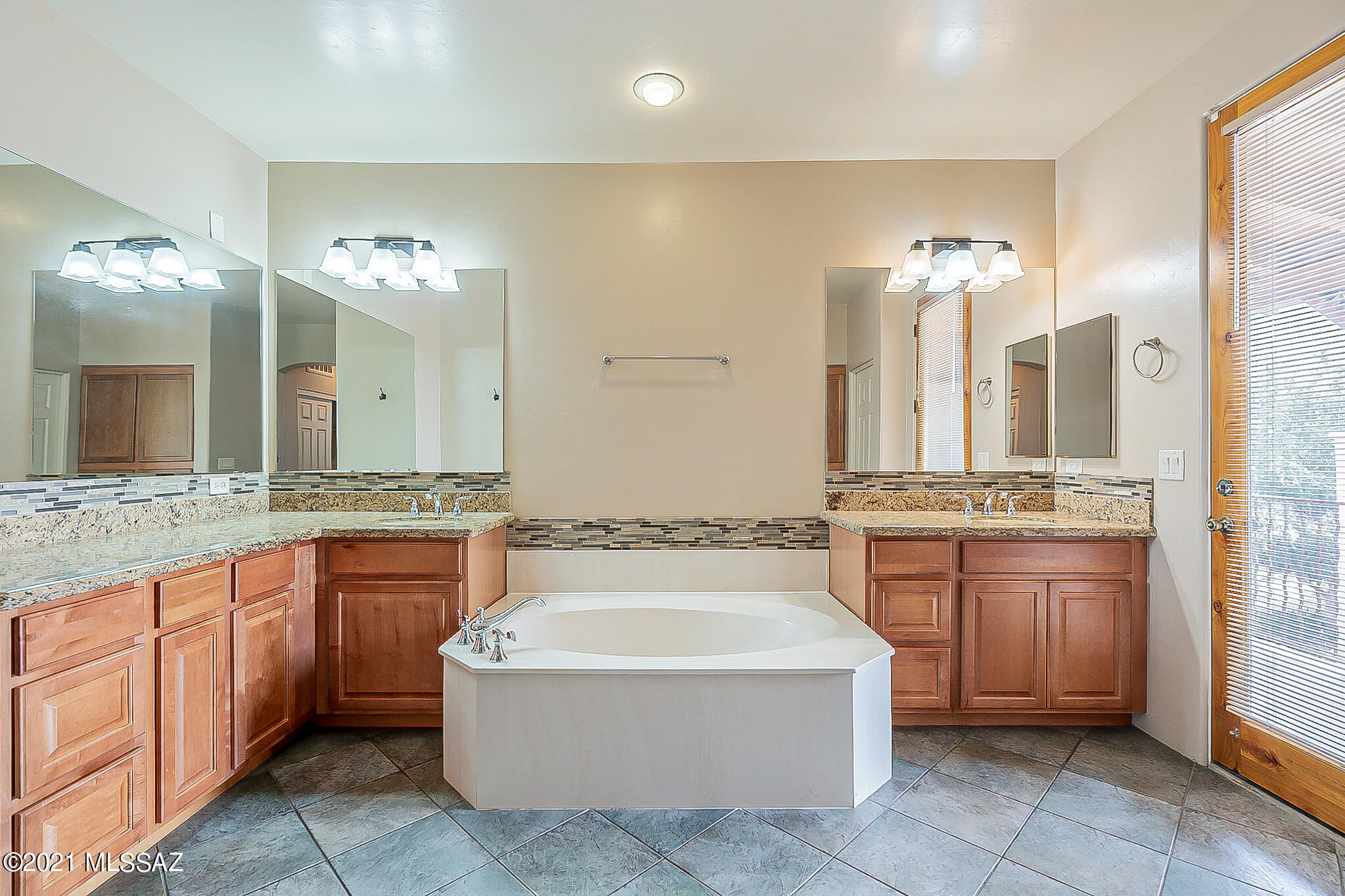 155 East Castlefield Circle Tucson, AZ 85704 - Photo 21 of 46