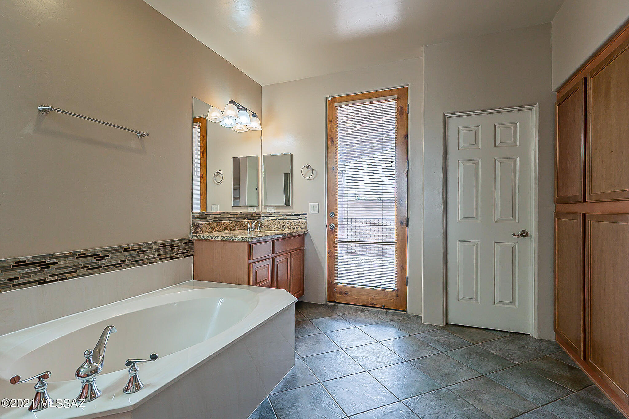155 East Castlefield Circle Tucson, AZ 85704 - Photo 24 of 46