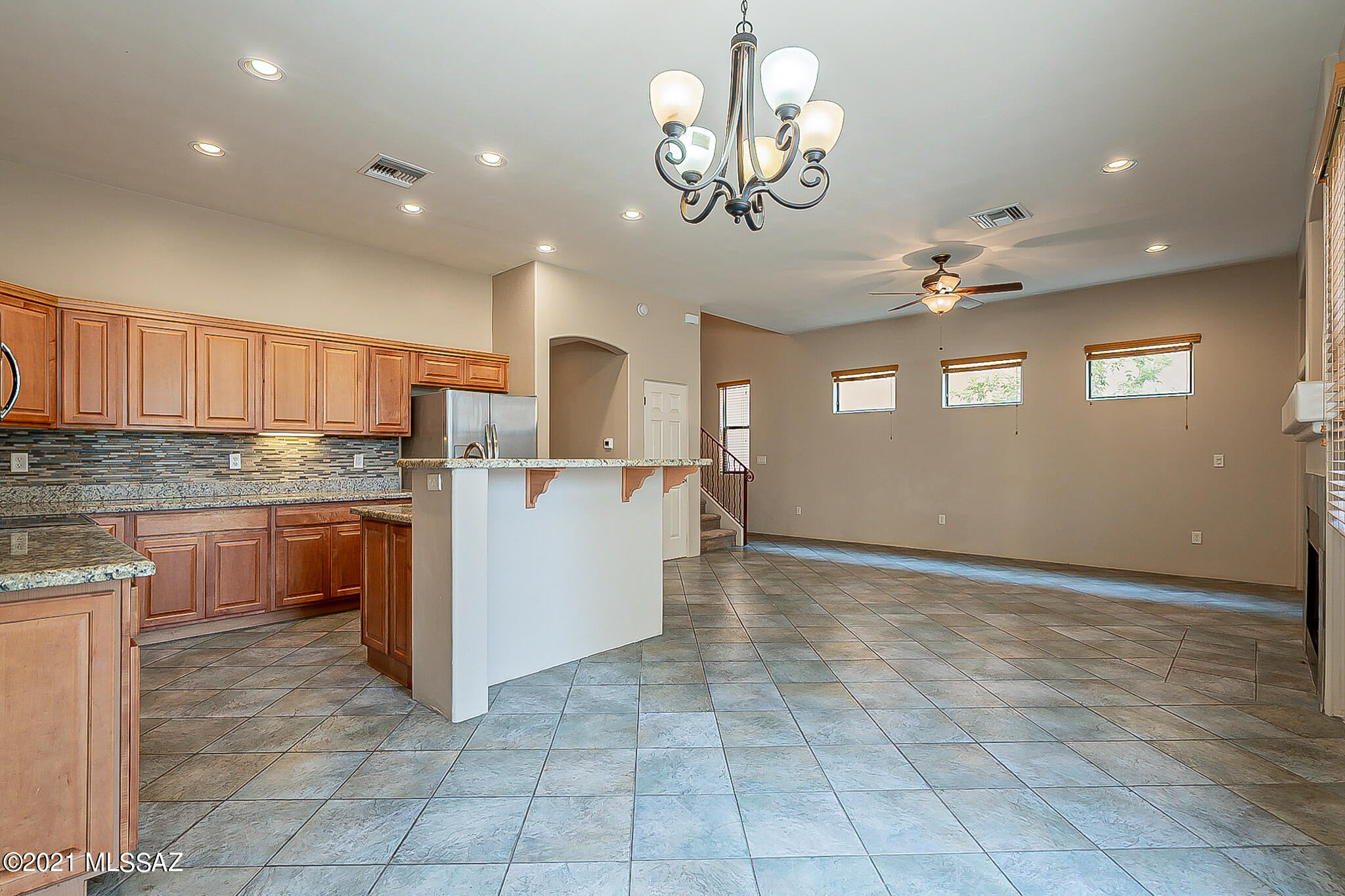 155 East Castlefield Circle Tucson, AZ 85704 - Photo 8 of 46