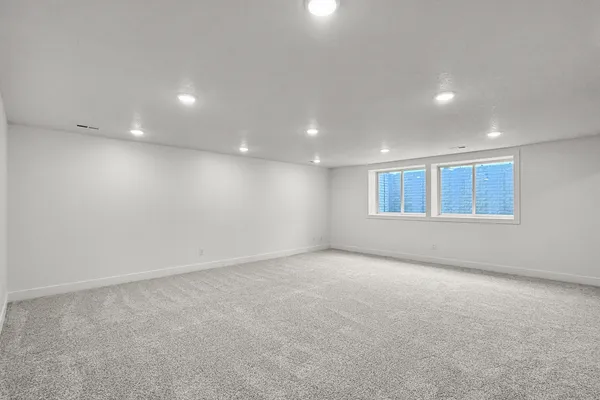 $549,900 | 606 Kevin Road, Blue Grass, IA 52726