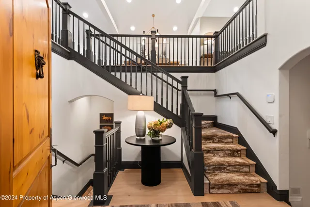 a view of entryway and hall