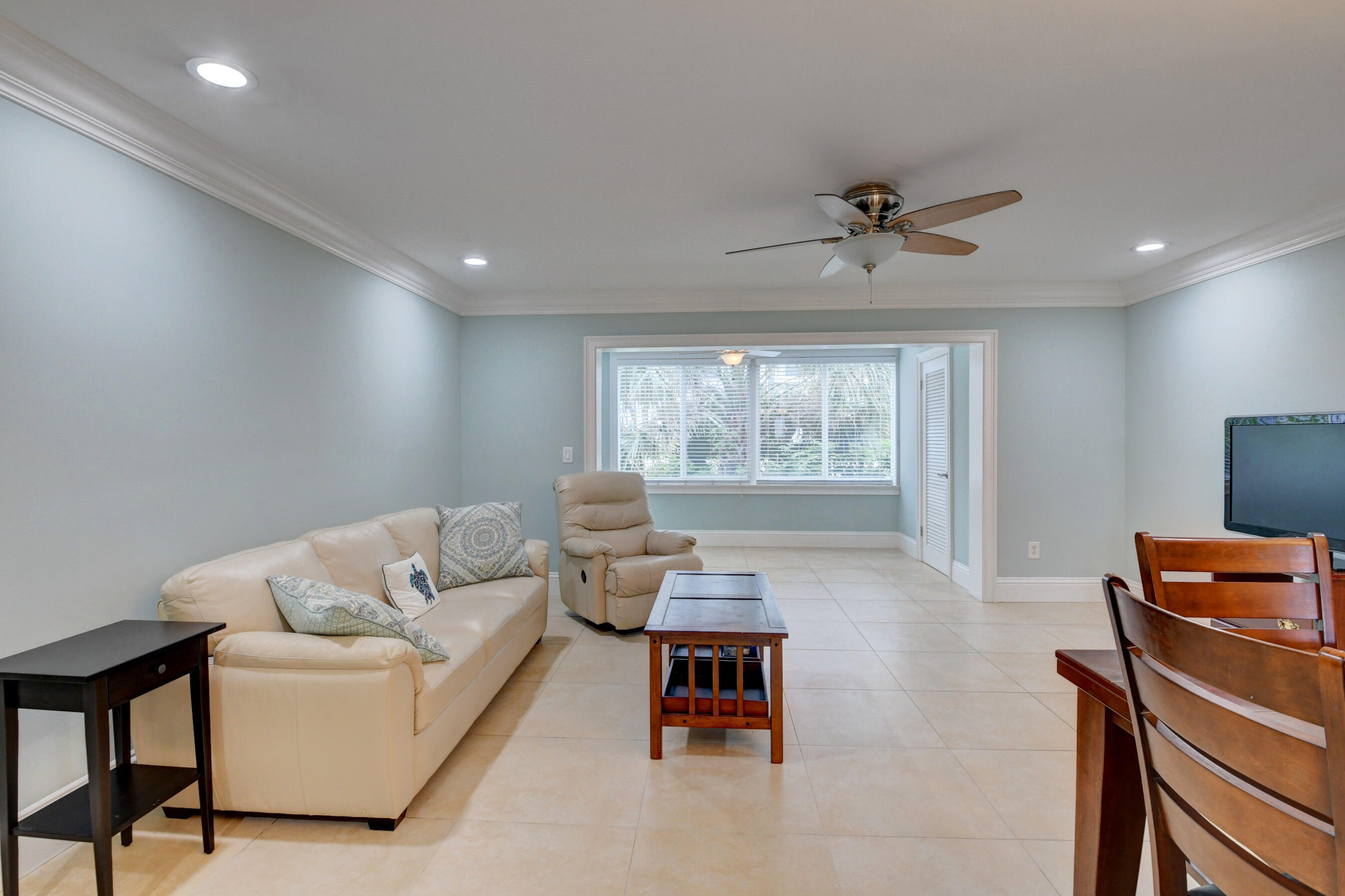 2561 South Ocean Boulevard, Unit 3 Boca Raton, FL 33432 - Photo 13 of 47 Living Room 1