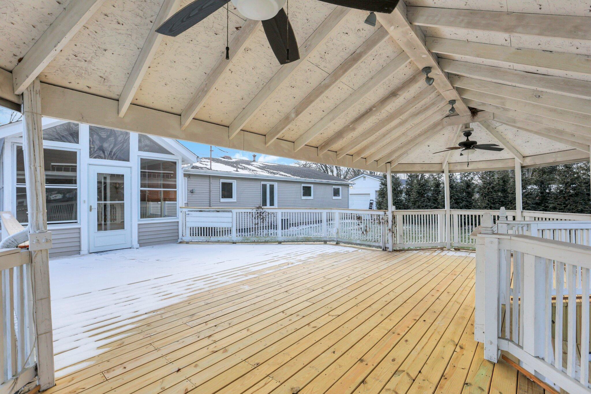252 Derby Downs Road Newark, OH 43055 - Photo 47 of 64 Back Deck