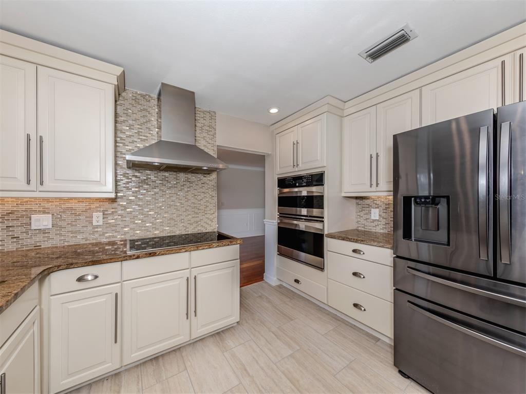 1224 Pine Needle Road Venice, FL 34285 - Photo 25 of 94 Gallery Image 25