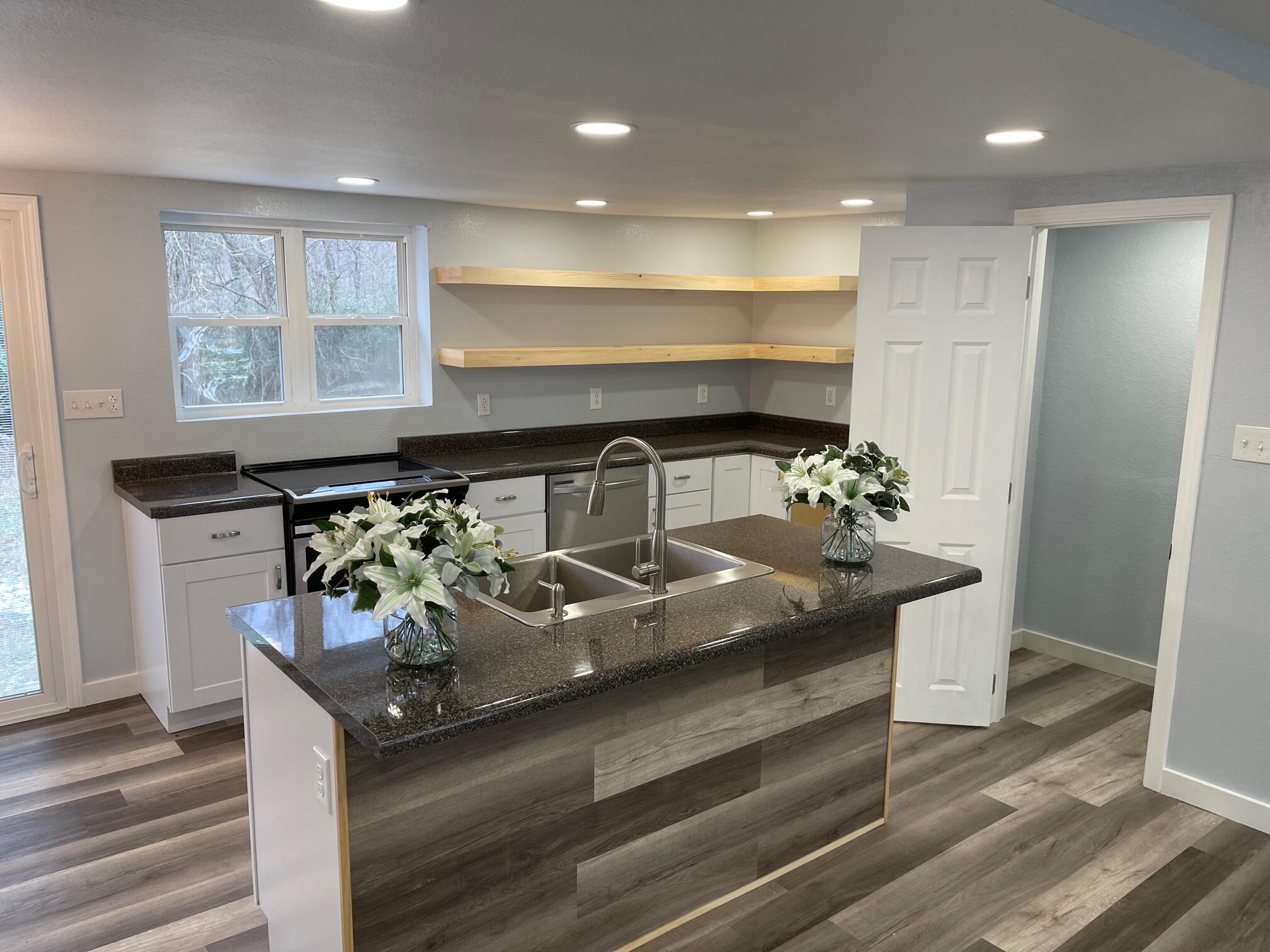 322 Cave Ridge Road Rogersville, TN 37857 - Photo 7 of 19 Kitchen