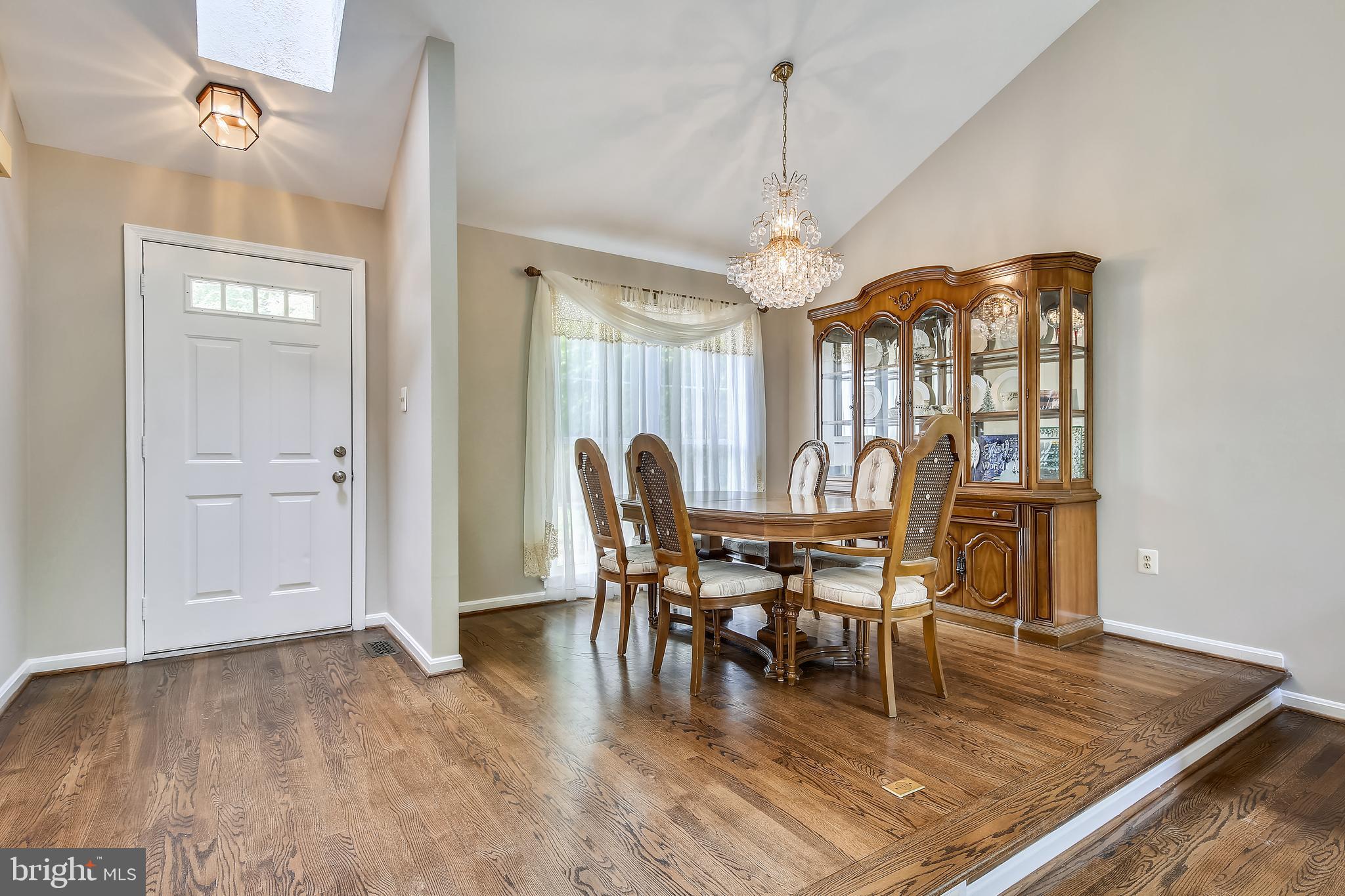 7401 Ridge Oak Court Springfield, VA 22153 - Photo 6 of 29 Main Floor - Dining area