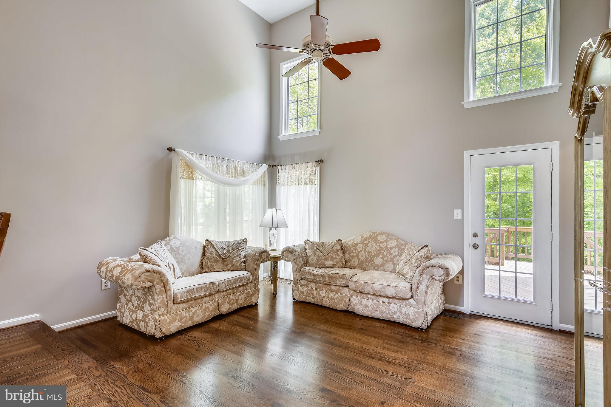 7401 Ridge Oak Court Springfield, VA 22153 - Photo 8 of 29 Main Floor - Living Room