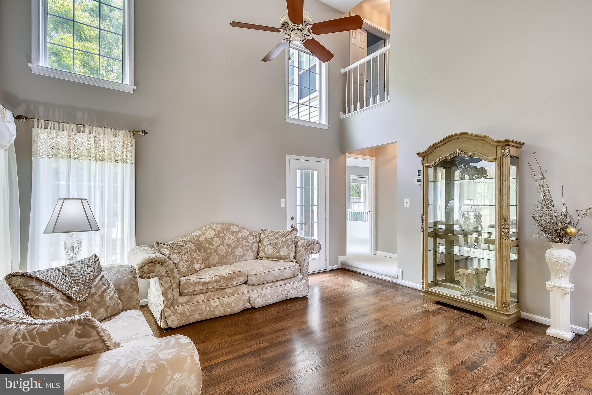 7401 Ridge Oak Court Springfield, VA 22153 - Photo 9 of 29 Main Floor - Vaulted Ceilings