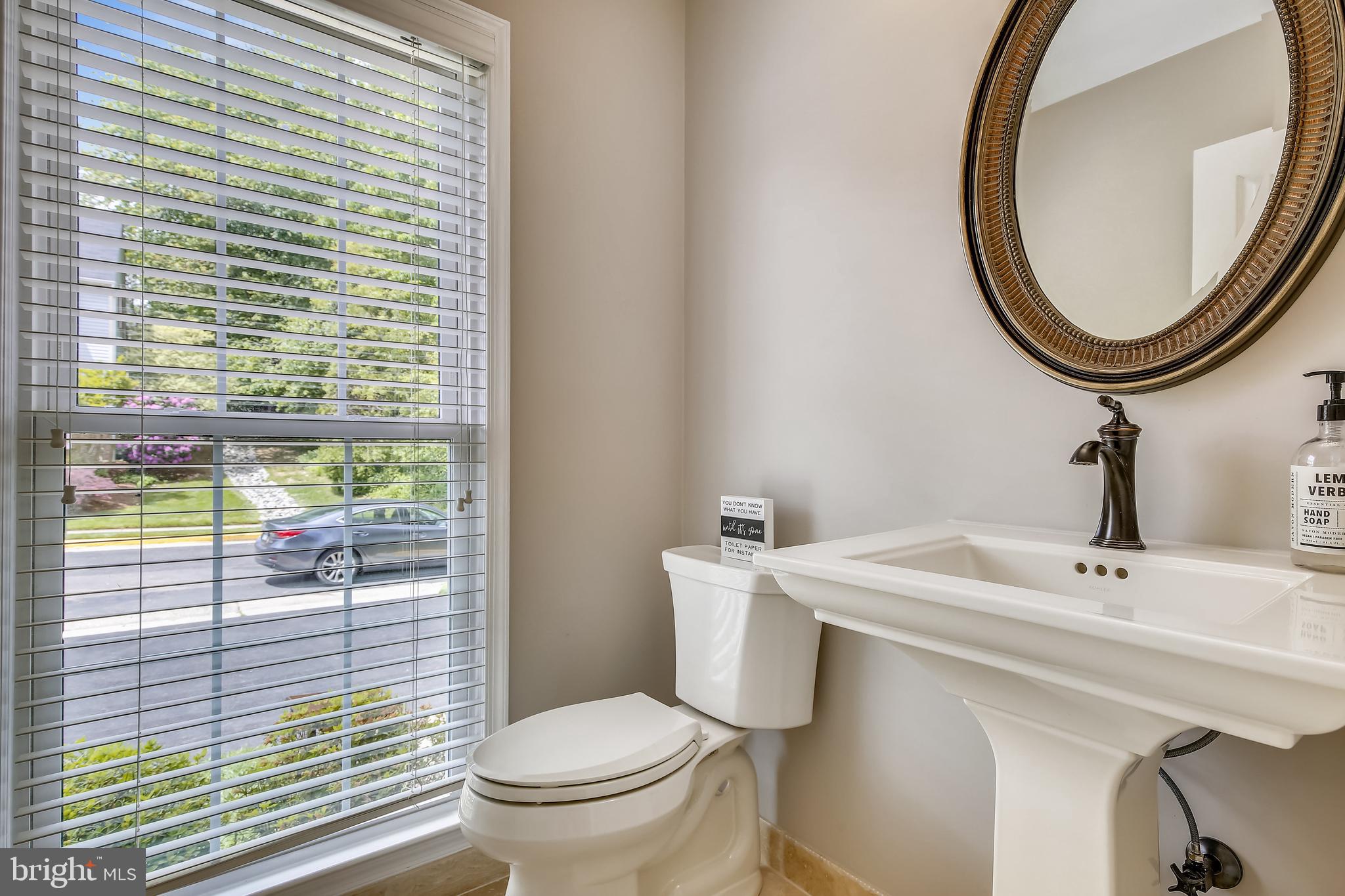 7401 Ridge Oak Court Springfield, VA 22153 - Photo 10 of 29 Main Floor - Powder Room