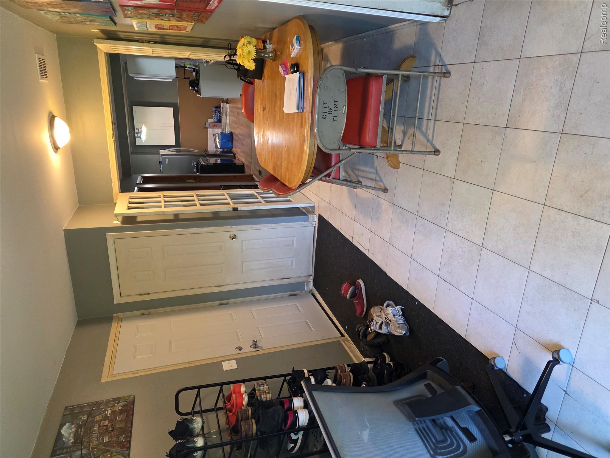 4217 Pengelly Road Flint, MI 48507 - Photo 7 of 26 7.jpg