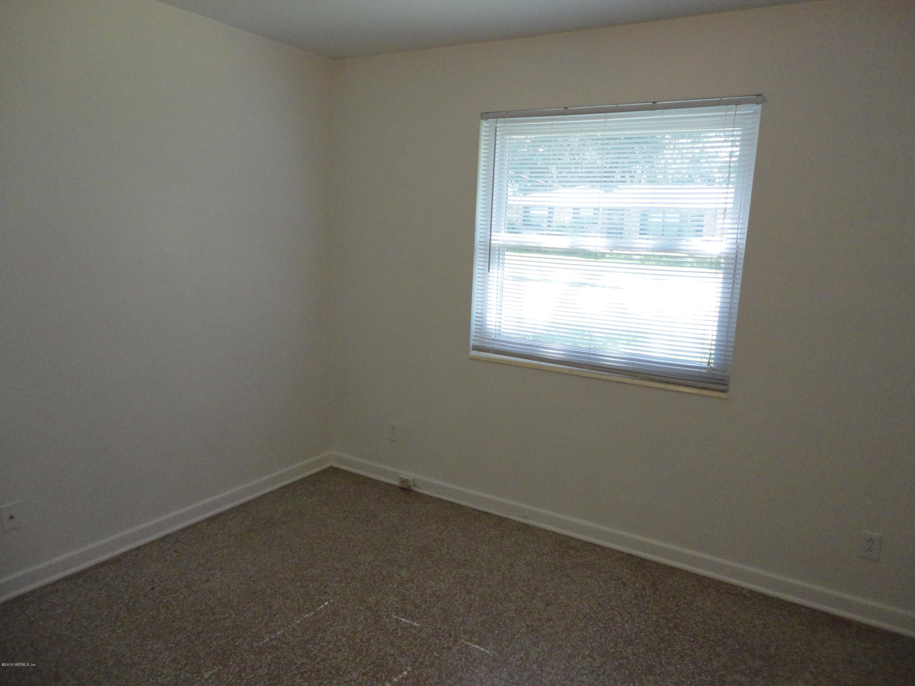 776 Acapulco Road Jacksonville, FL 32216 - Photo 13 of 22 Guest bedroom