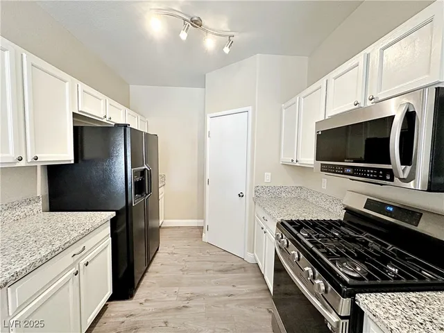 $2,025 | 5990 Jagged Cut Street, Unit 103, Henderson, NV 89011