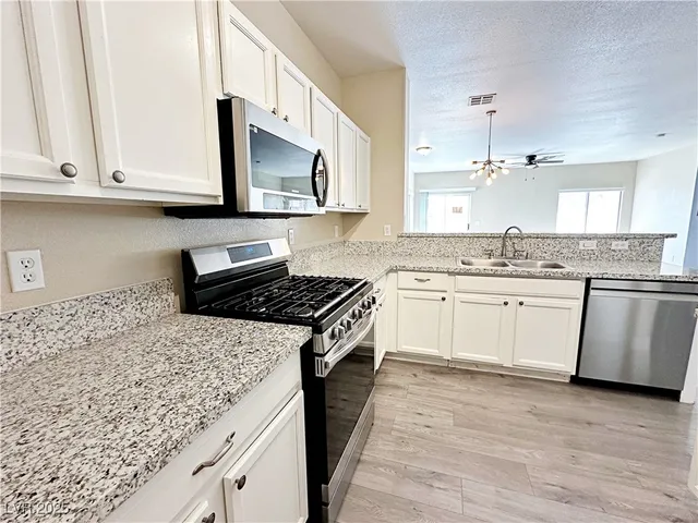 $2,025 | 5990 Jagged Cut Street, Unit 103, Henderson, NV 89011