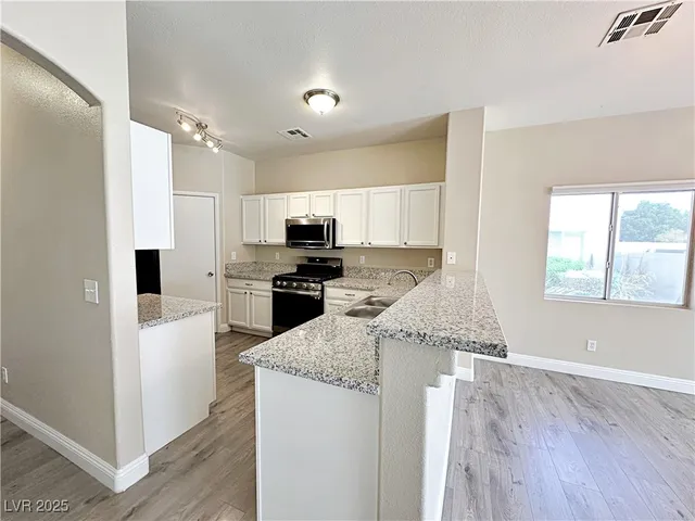 $2,025 | 5990 Jagged Cut Street, Unit 103, Henderson, NV 89011