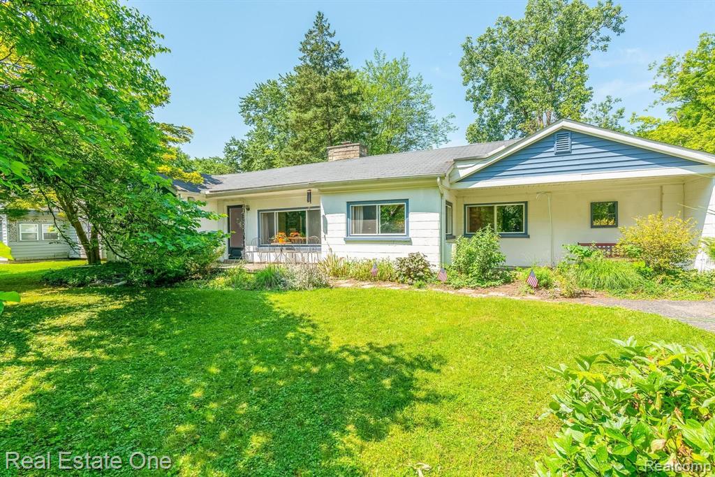26393 Power Road Farmington Hills, MI 48334 - Photo 1 of 37